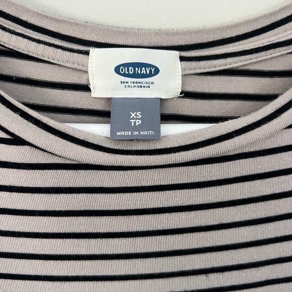 Old Navy Black and Cream Striped Top - Picture 3 of 4